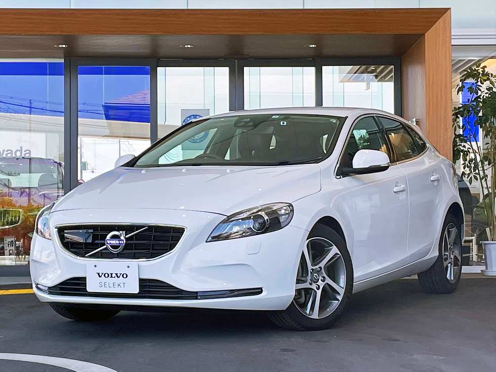 最新情報 認定中古車 My16 V40 D4 Se Sold Out 中古車最新情報 ボルボ カー 岸和田